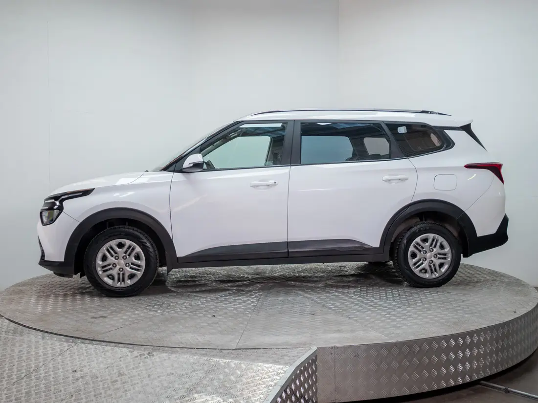 Kia Carens Carens 1.5 Lx 7p Mt año 2023