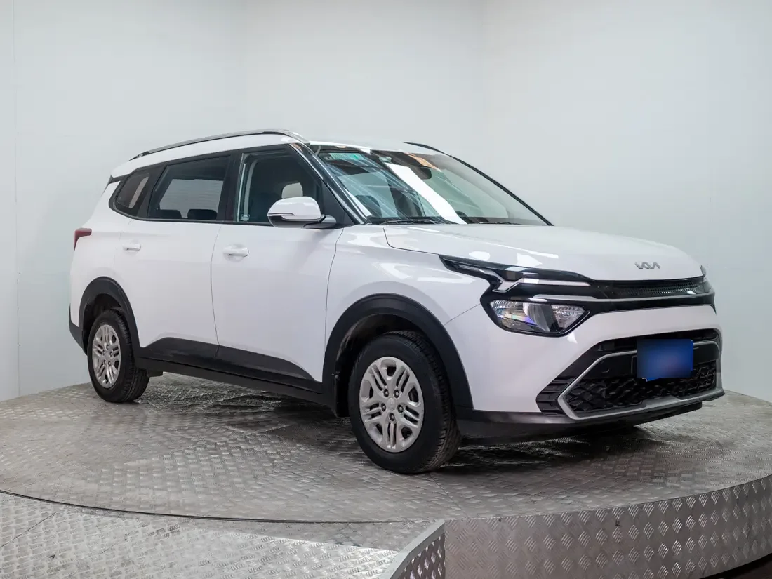 Kia Carens Carens 1.5 Lx 7p Mt año 2023