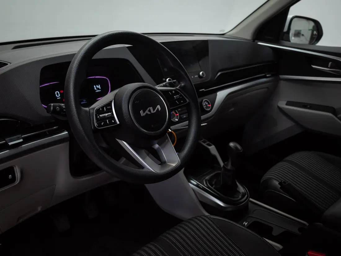 Kia Carens Carens 1.5 Lx 7p Mt año 2023