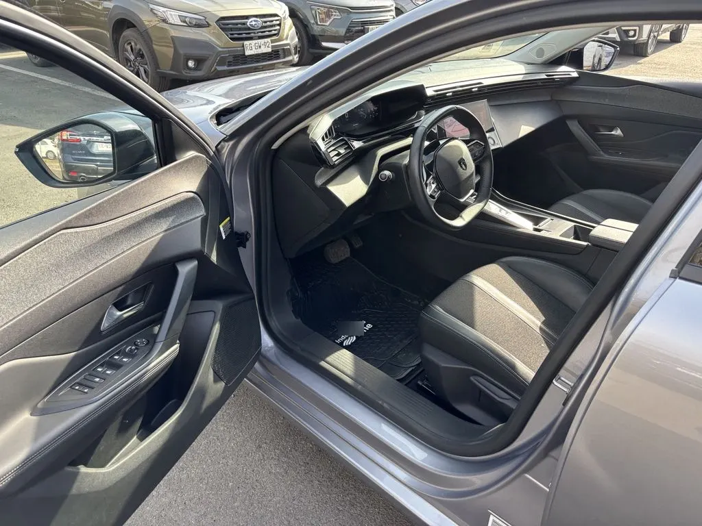 Peugeot 308 1.5 Allure Pack Bluehdi Diesel 130 4x2 Eat8 5p año 2023