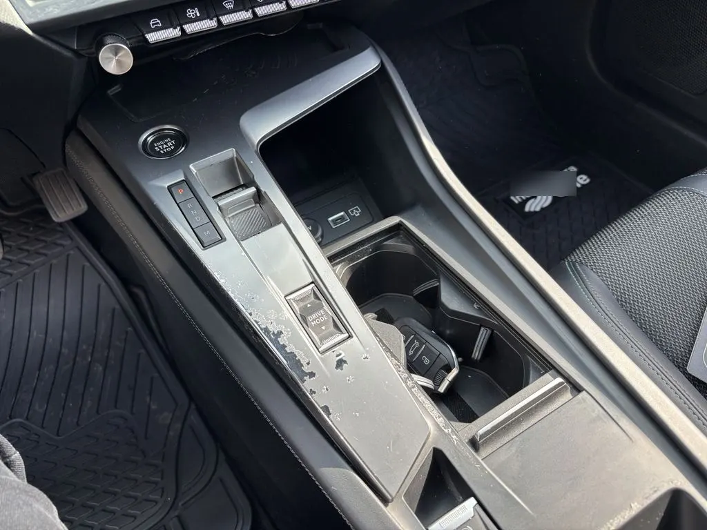 Peugeot 308 1.5 Allure Pack Bluehdi Diesel 130 4x2 Eat8 5p año 2023