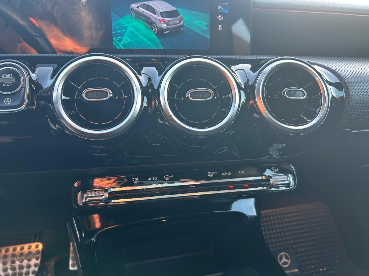 Mercedes-benz A200 A200 Hatch Back 1.3 Aut año 2021