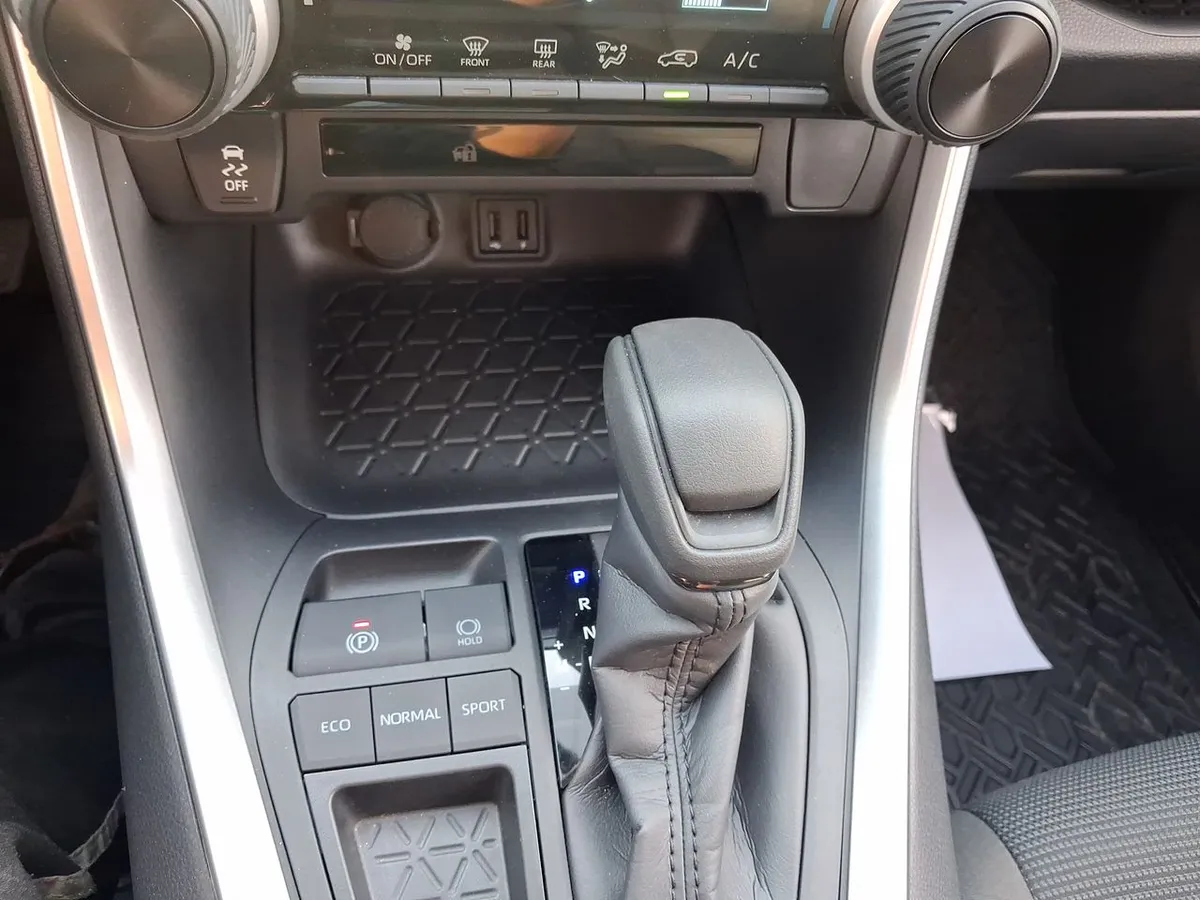 Toyota Rav 4 2.0 Le 4x2 Cvt At 5p año 2026