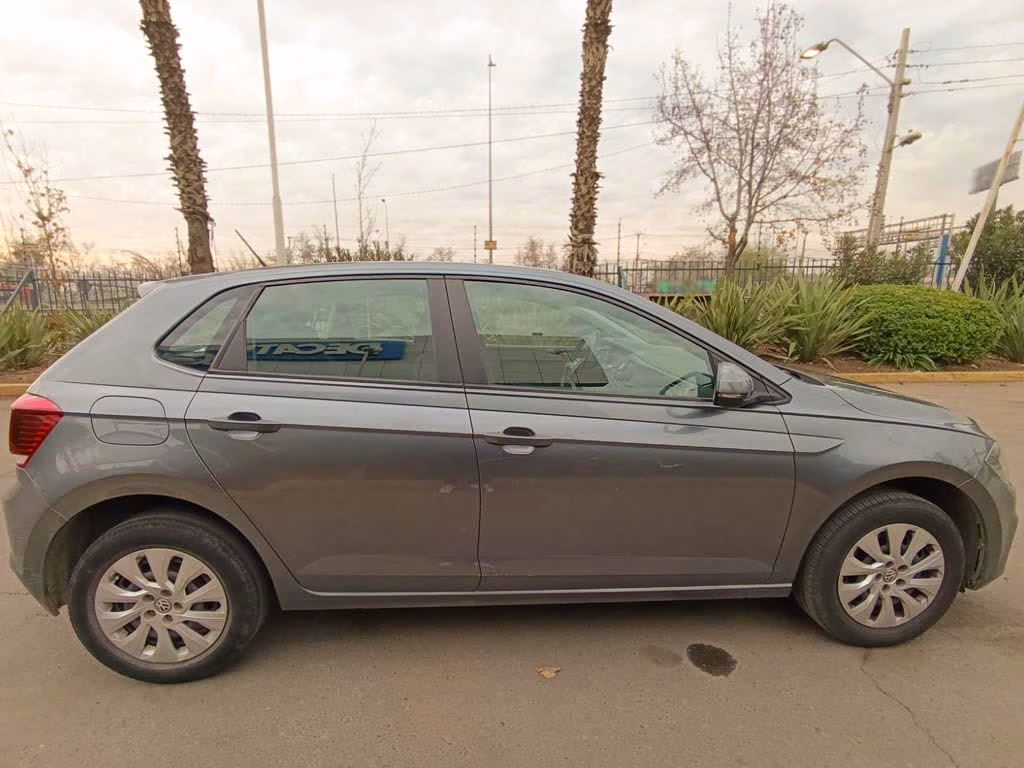 Volkswagen Polo Trendline 1.6 Mt año 2021