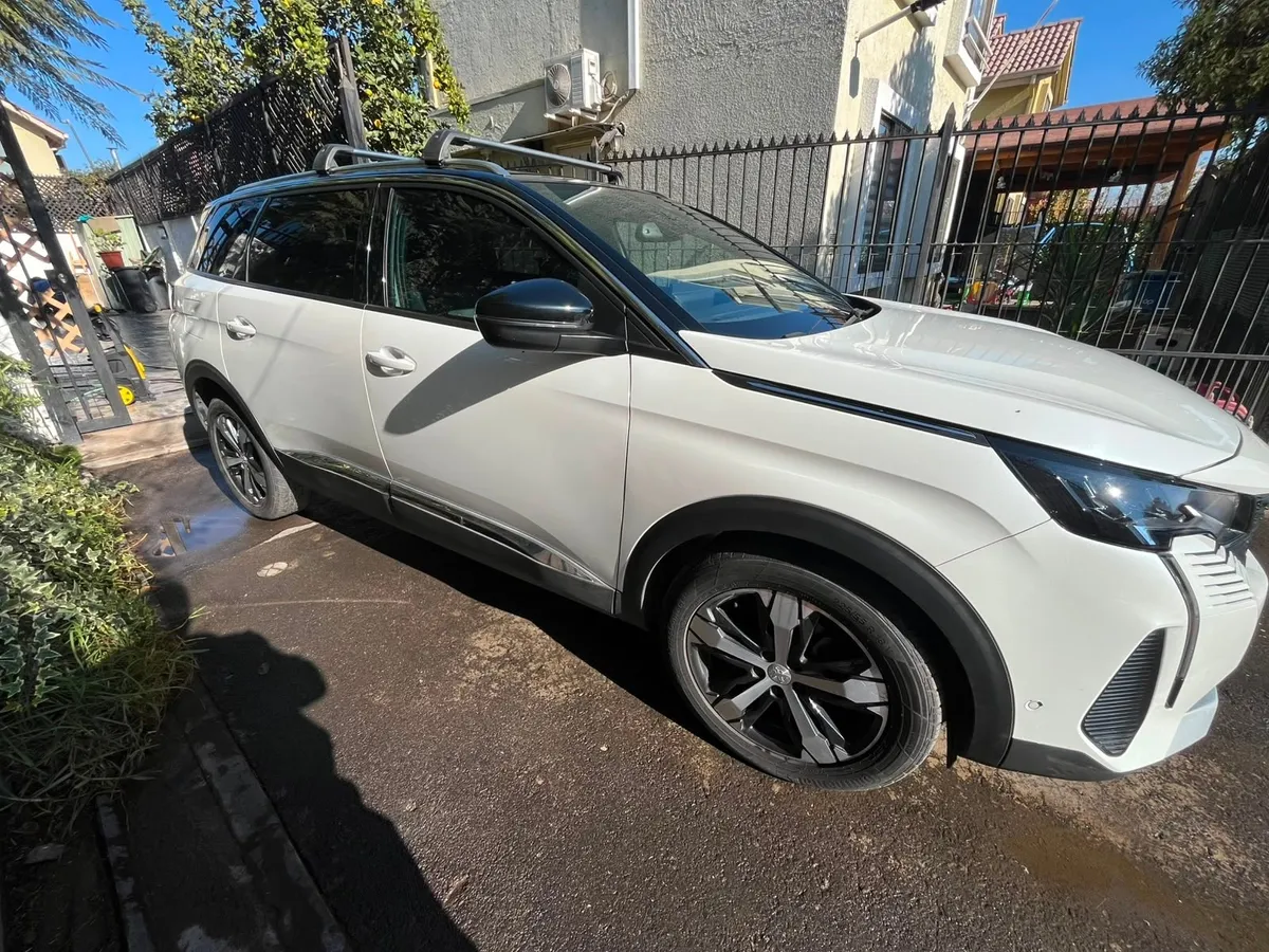 PEUGEOT 5008 1.6 Allure Pack Thp 165 At año 2023