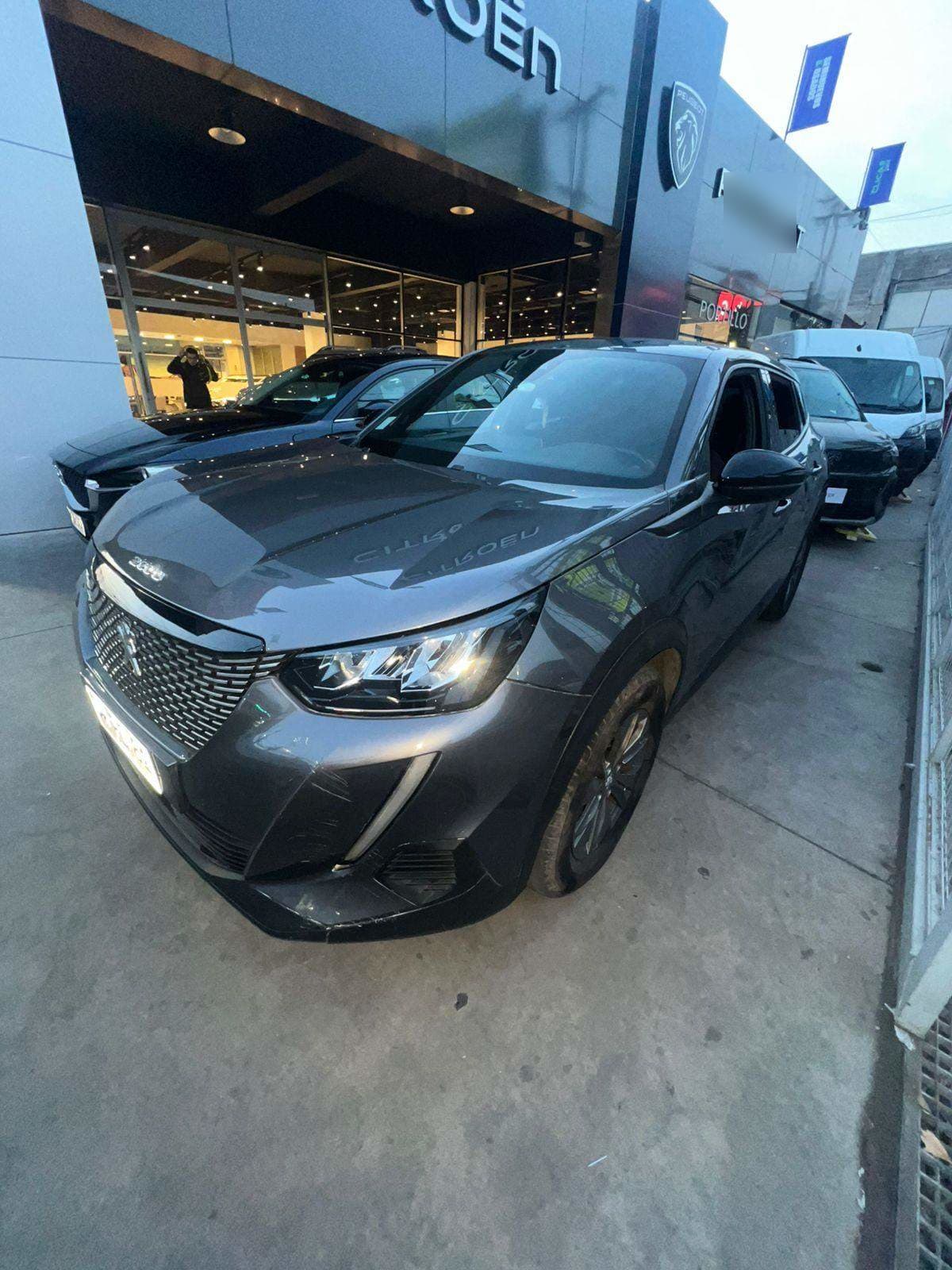 Peugeot 2008 1.2 Active Puretech 130 4x2 Mt 5p año 2023