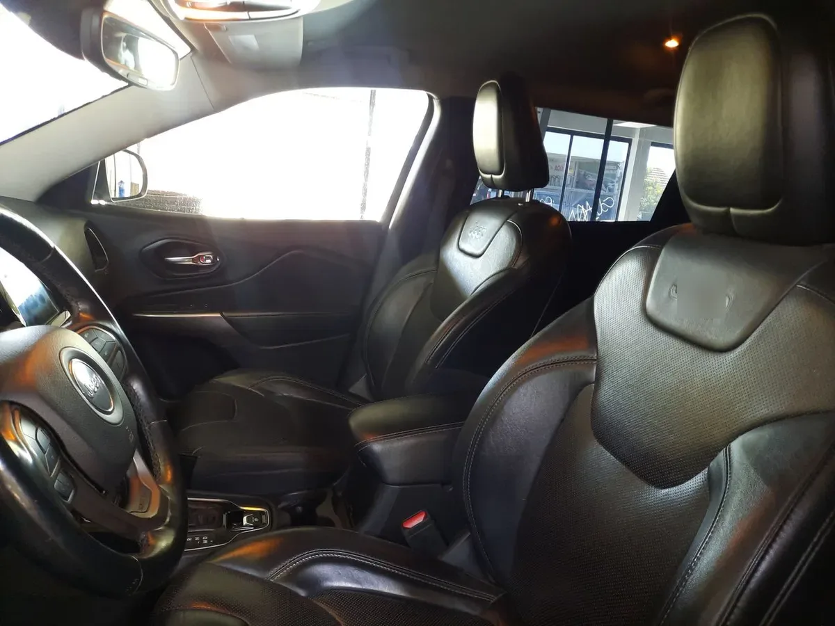 Jeep Cherokee 2.4 Limited 4x4 At 5p año 2019