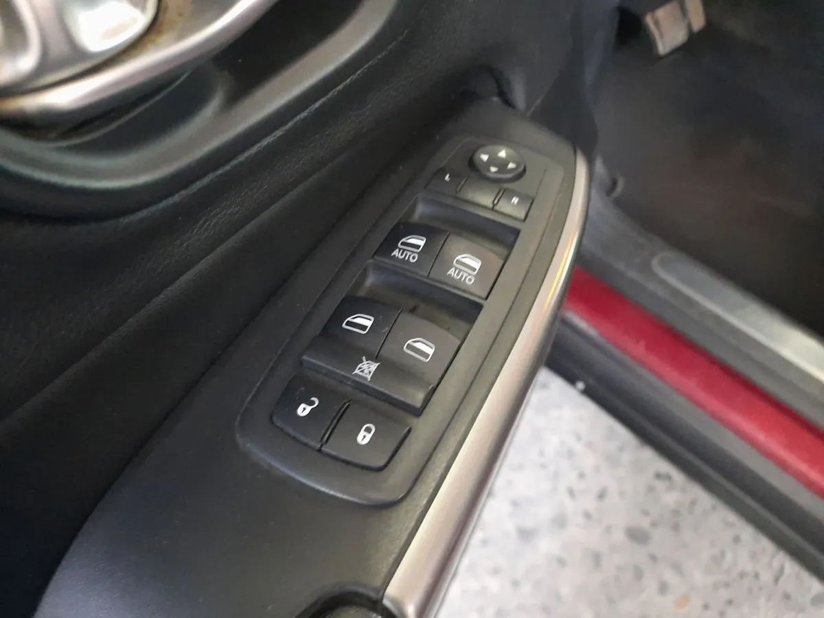 Jeep Cherokee 2.4 Limited 4x4 At 5p año 2019