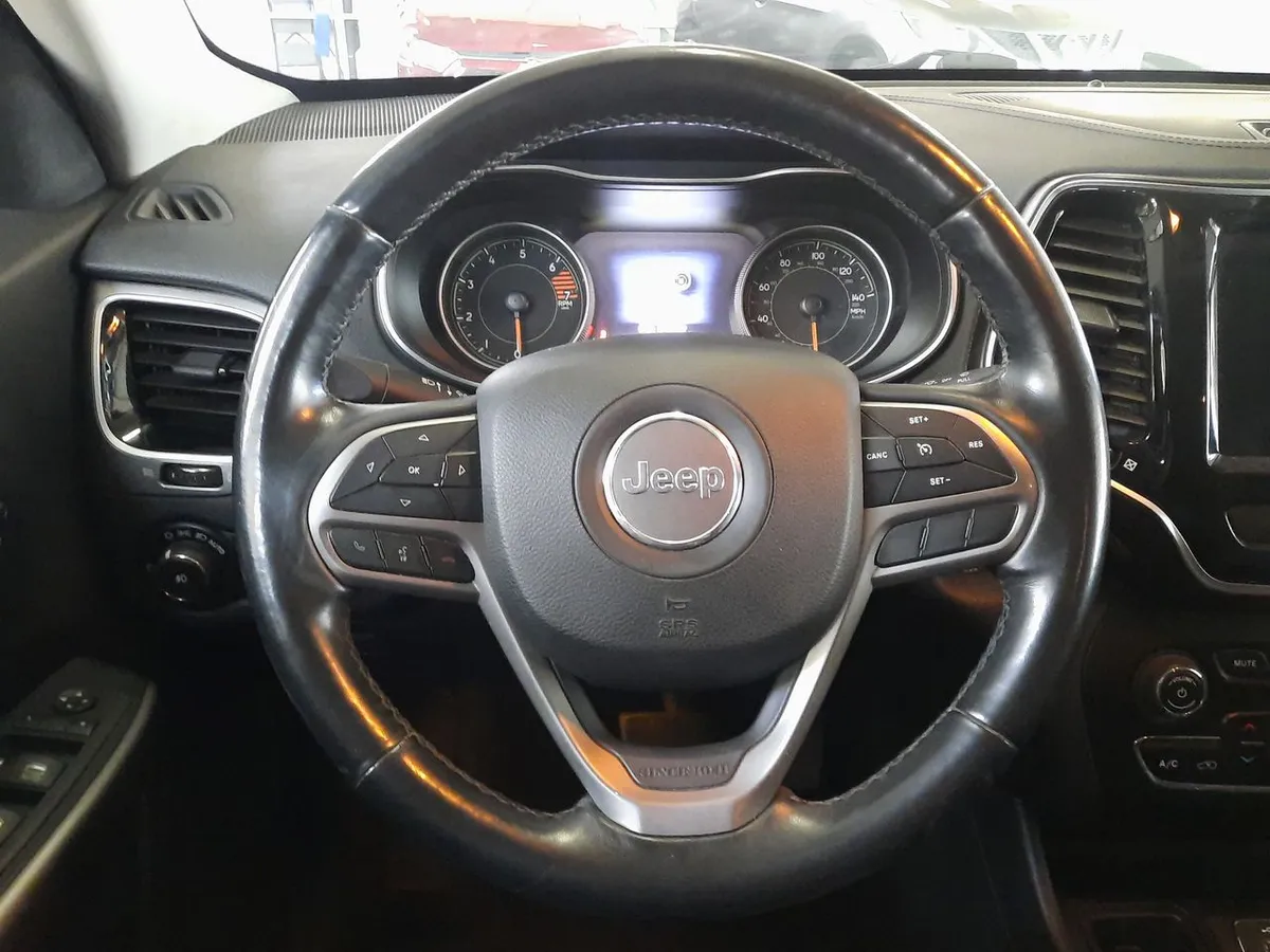 Jeep Cherokee 2.4 Limited 4x4 At 5p año 2019