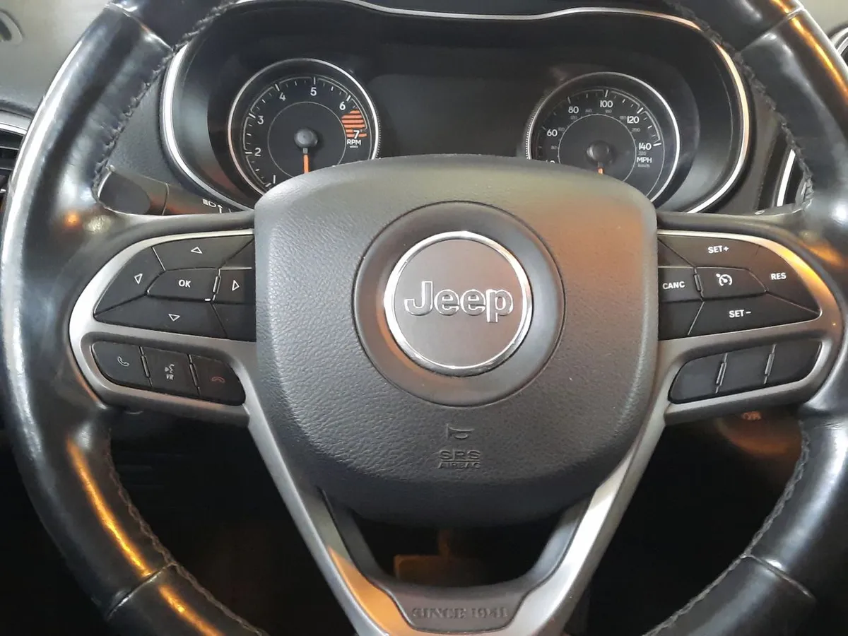 Jeep Cherokee 2.4 Limited 4x4 At 5p año 2019