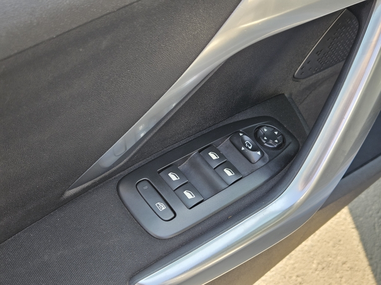 Peugeot 2008 Allure 1.5 Hdi Aut año 2020