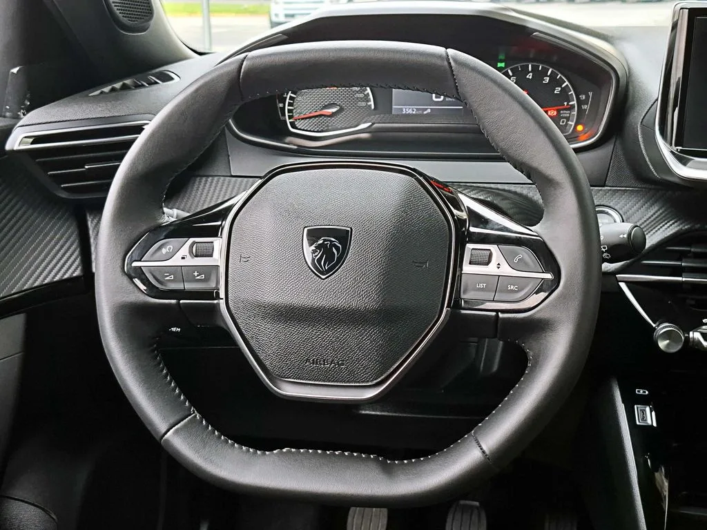Peugeot 2008 Active año 2025