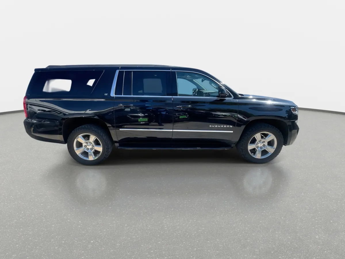 Chevrolet Suburban 5.3l Lt 4wd Su At 5p año 2021