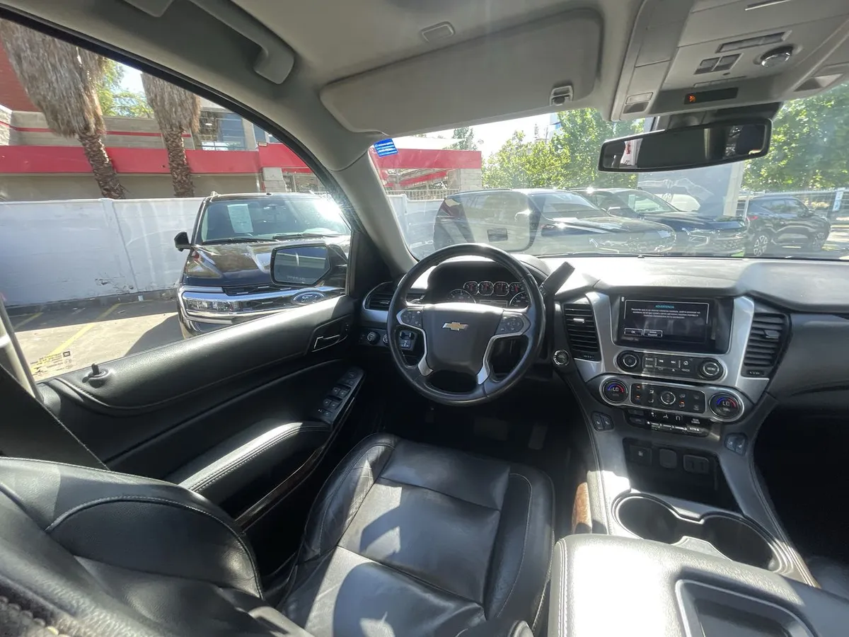 Chevrolet Suburban 5.3l Lt 4wd Su At 5p año 2021