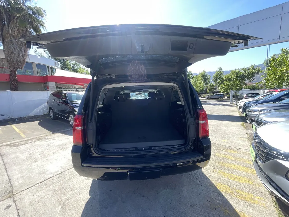 Chevrolet Suburban 5.3l Lt 4wd Su At 5p año 2021