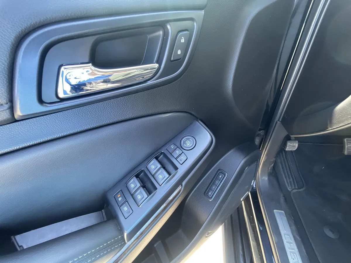 Chevrolet Suburban 5.3l Lt 4wd Su At 5p año 2021