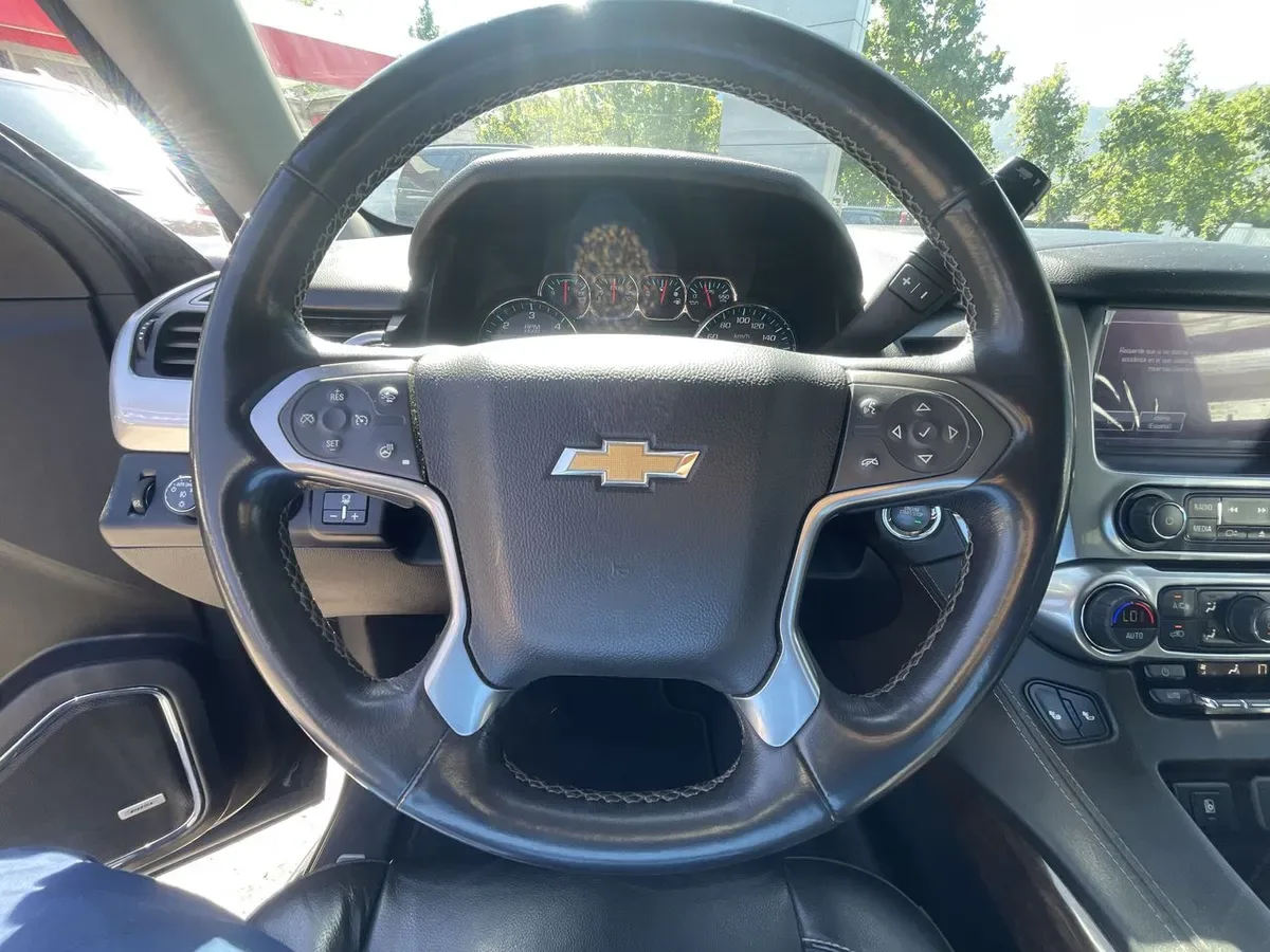 Chevrolet Suburban 5.3l Lt 4wd Su At 5p año 2021