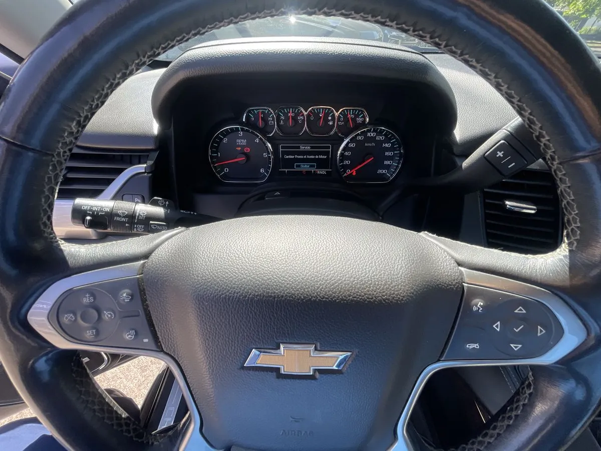 Chevrolet Suburban 5.3l Lt 4wd Su At 5p año 2021