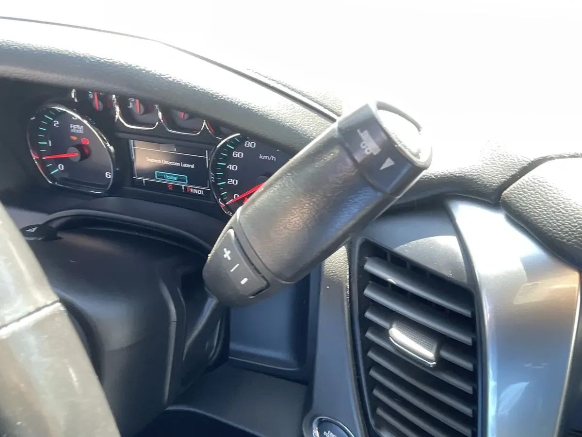 Chevrolet Suburban 5.3l Lt 4wd Su At 5p año 2021
