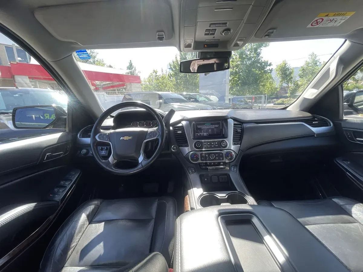 Chevrolet Suburban 5.3l Lt 4wd Su At 5p año 2021