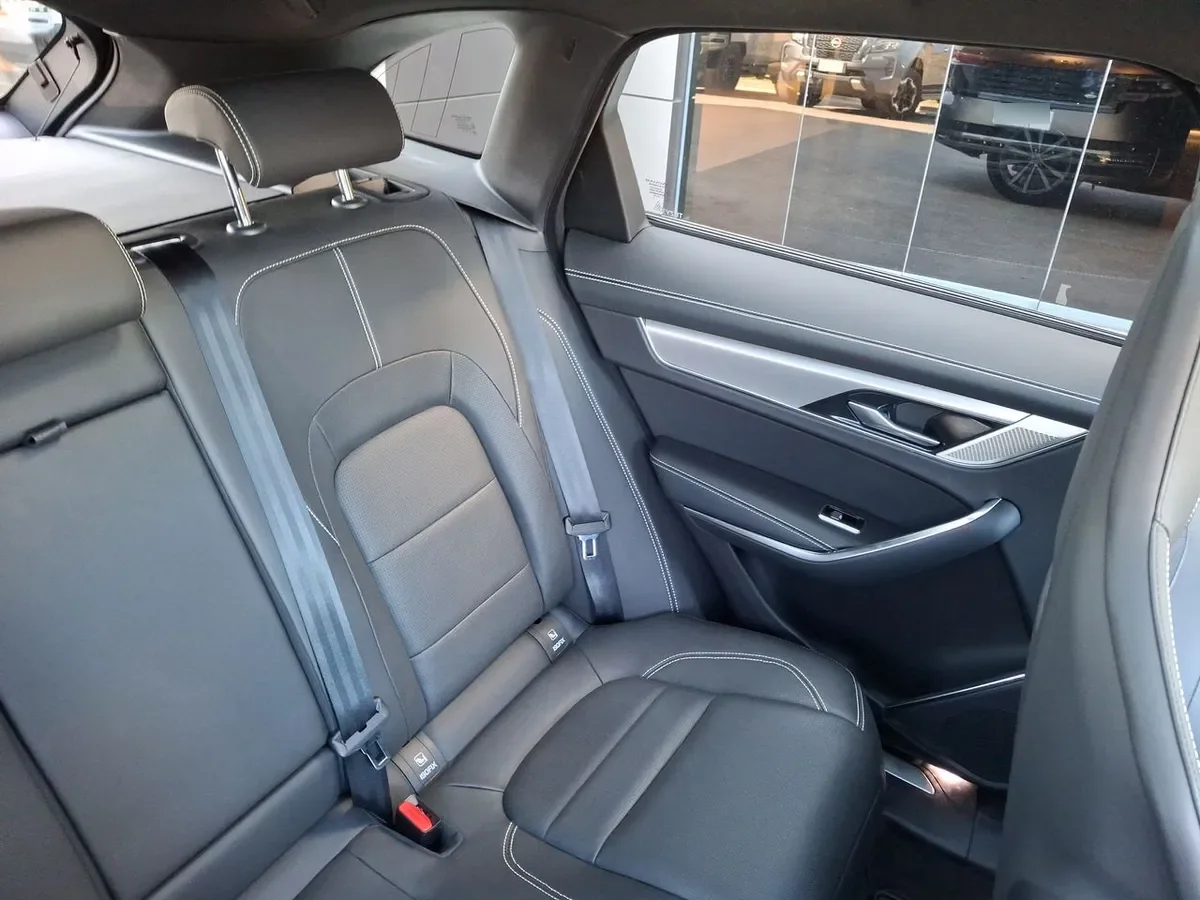 Jaguar F-Pace 2.0 R-Dynamic S Diesel Awd 204hp At 5p año 2025