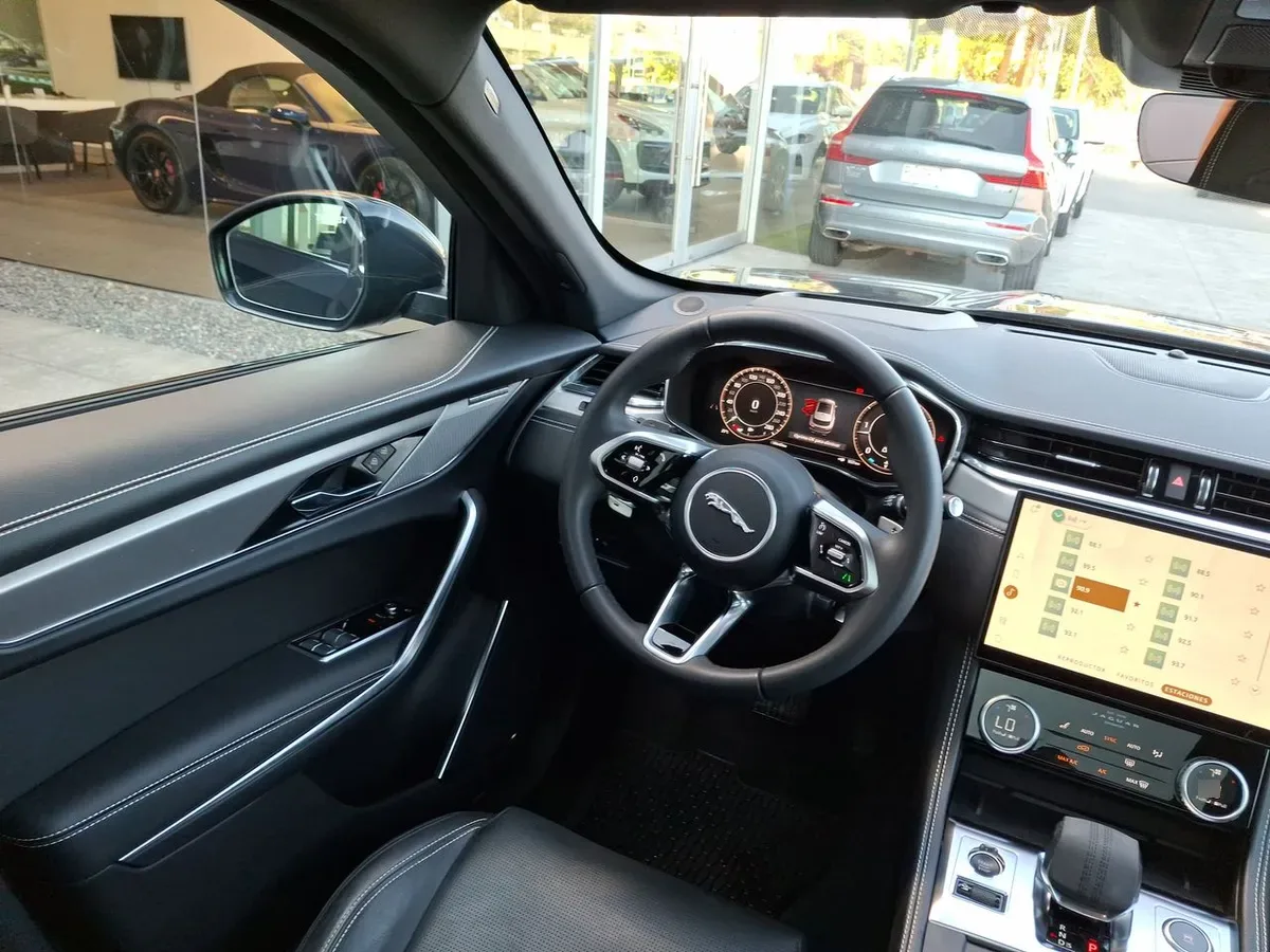 Jaguar F-Pace 2.0 R-Dynamic S Diesel Awd 204hp At 5p año 2025