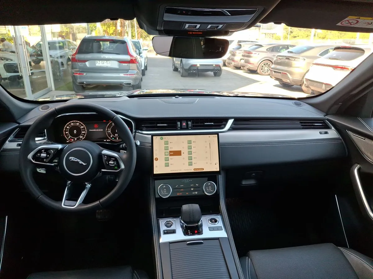 Jaguar F-Pace 2.0 R-Dynamic S Diesel Awd 204hp At 5p año 2025
