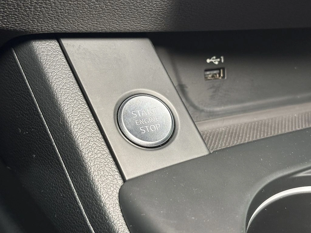 Audi A4 2.0 40 Tfsi Sport Special Edition At Hibrido año 2025