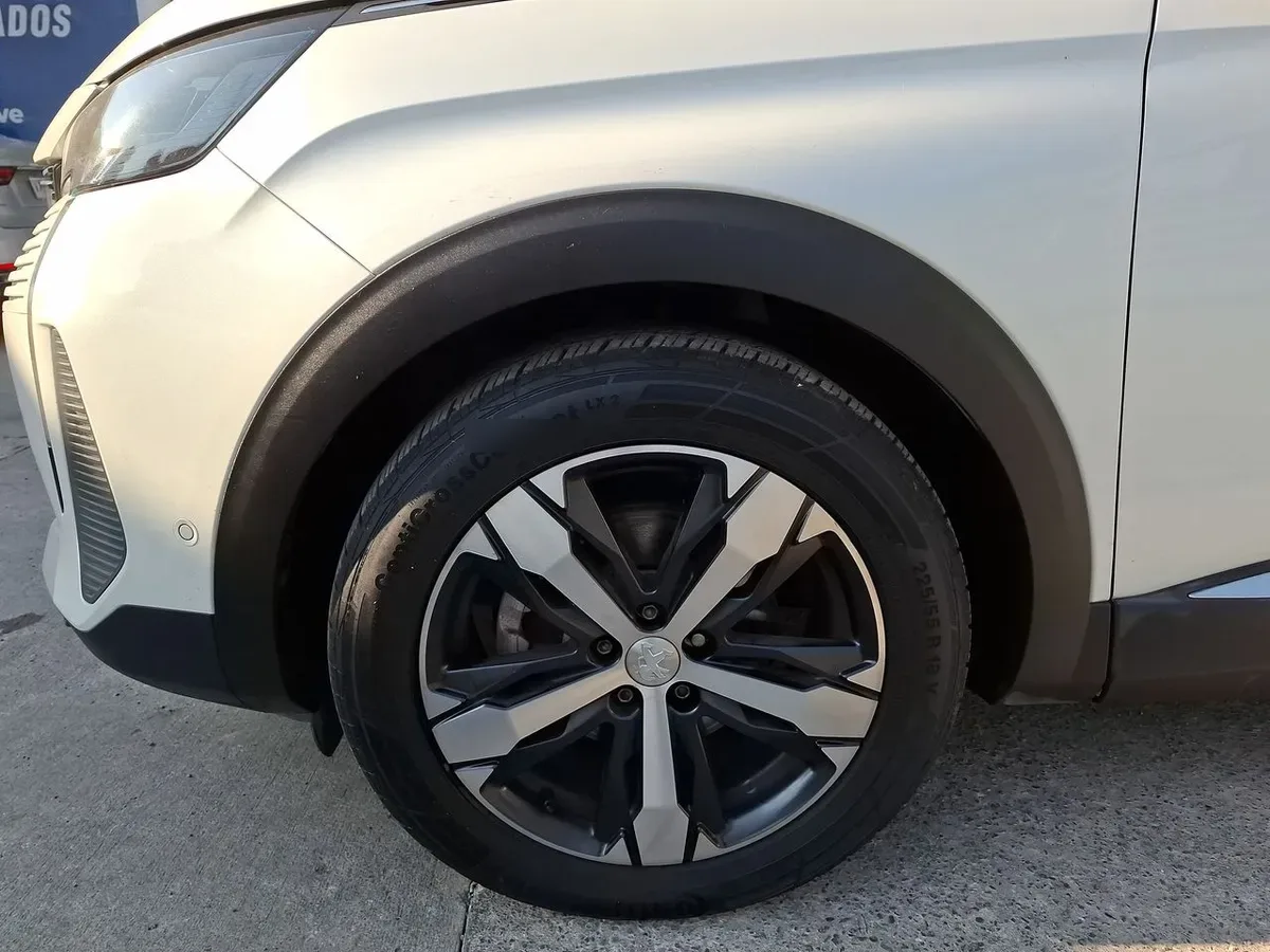 Peugeot 3008 1.5 Allure Pack Bluehdi 130 4x2 Eat8 5p año 2024