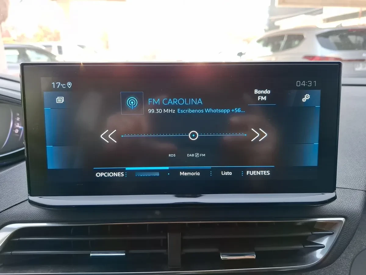 Peugeot 3008 1.5 Allure Pack Bluehdi 130 4x2 Eat8 5p año 2024