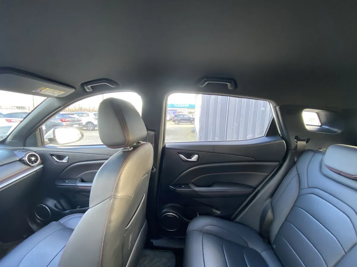 DFSK 500 1.5 Luxury 4x2 Mt 5p año 2025
