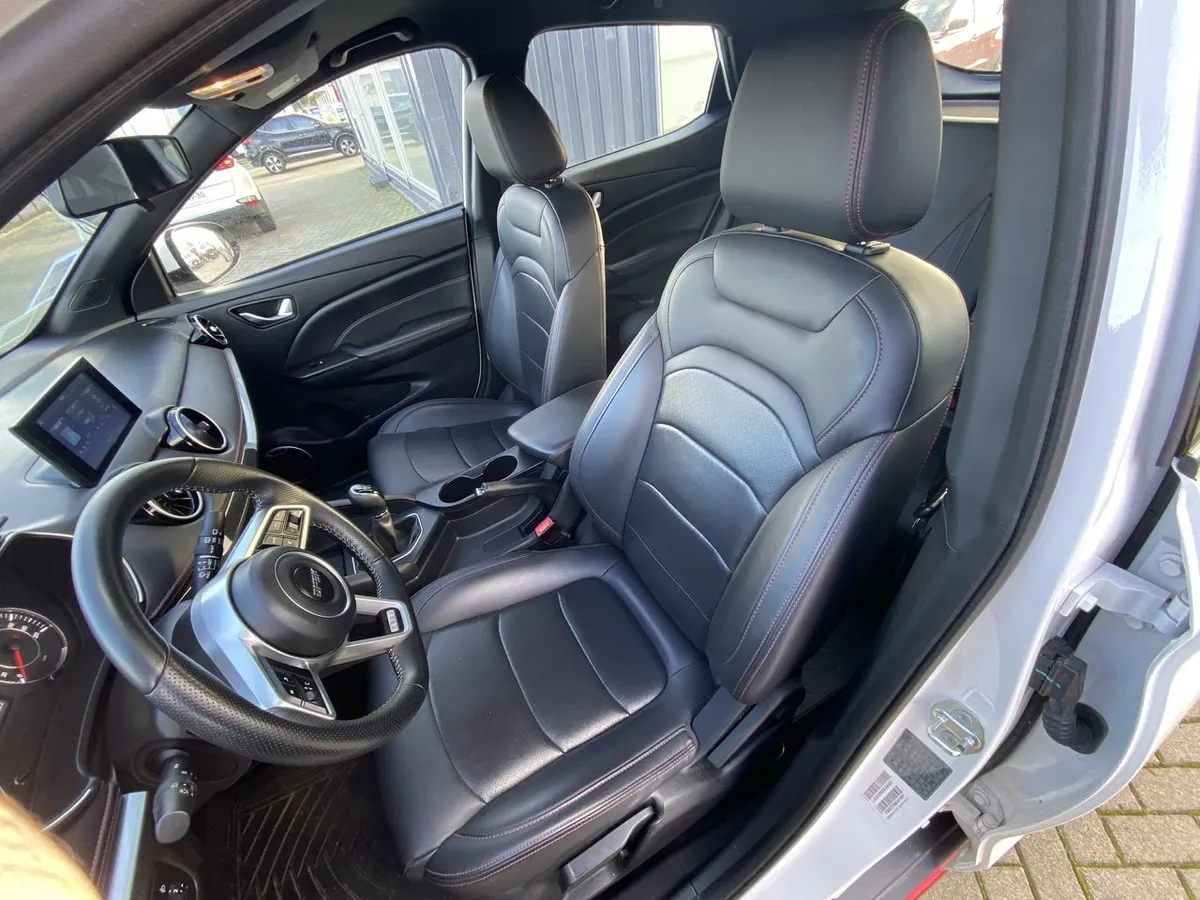 DFSK 500 1.5 Luxury 4x2 Mt 5p año 2025