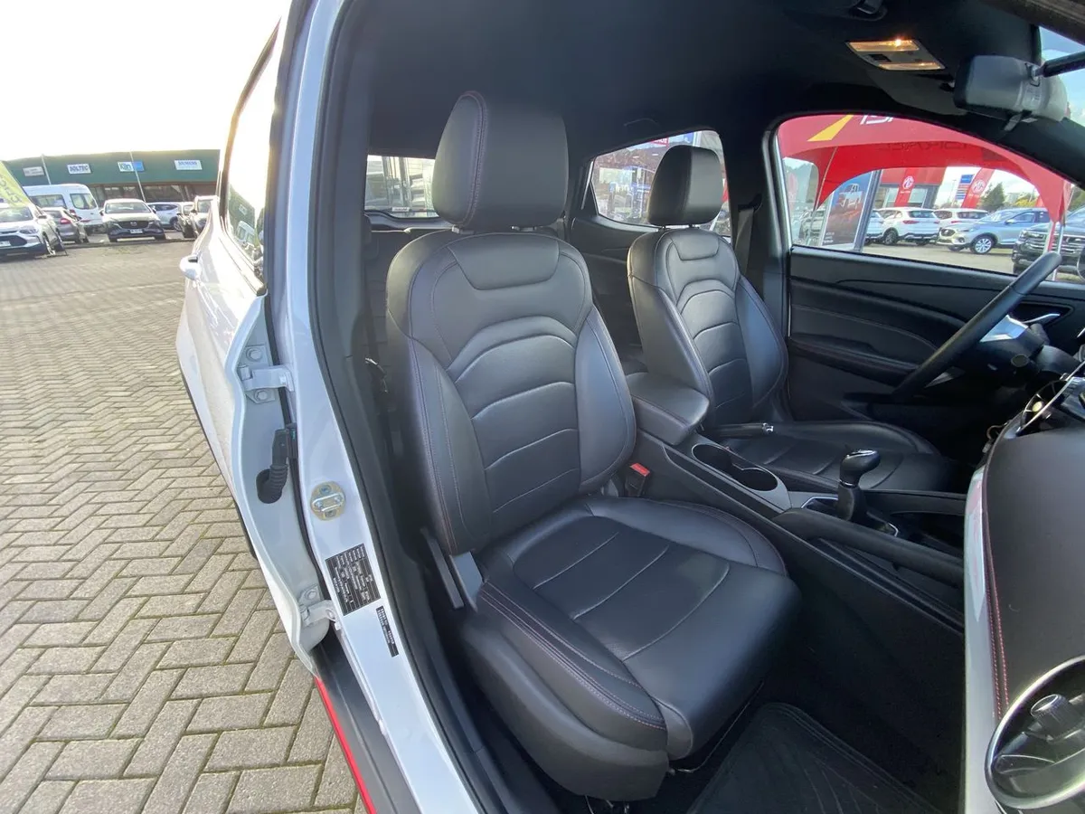 DFSK 500 1.5 Luxury 4x2 Mt 5p año 2025