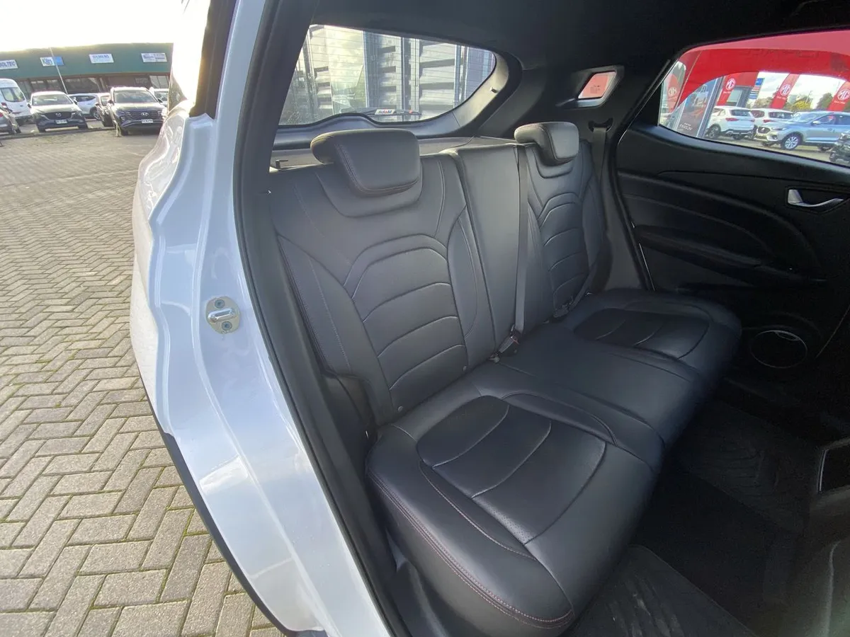 DFSK 500 1.5 Luxury 4x2 Mt 5p año 2025
