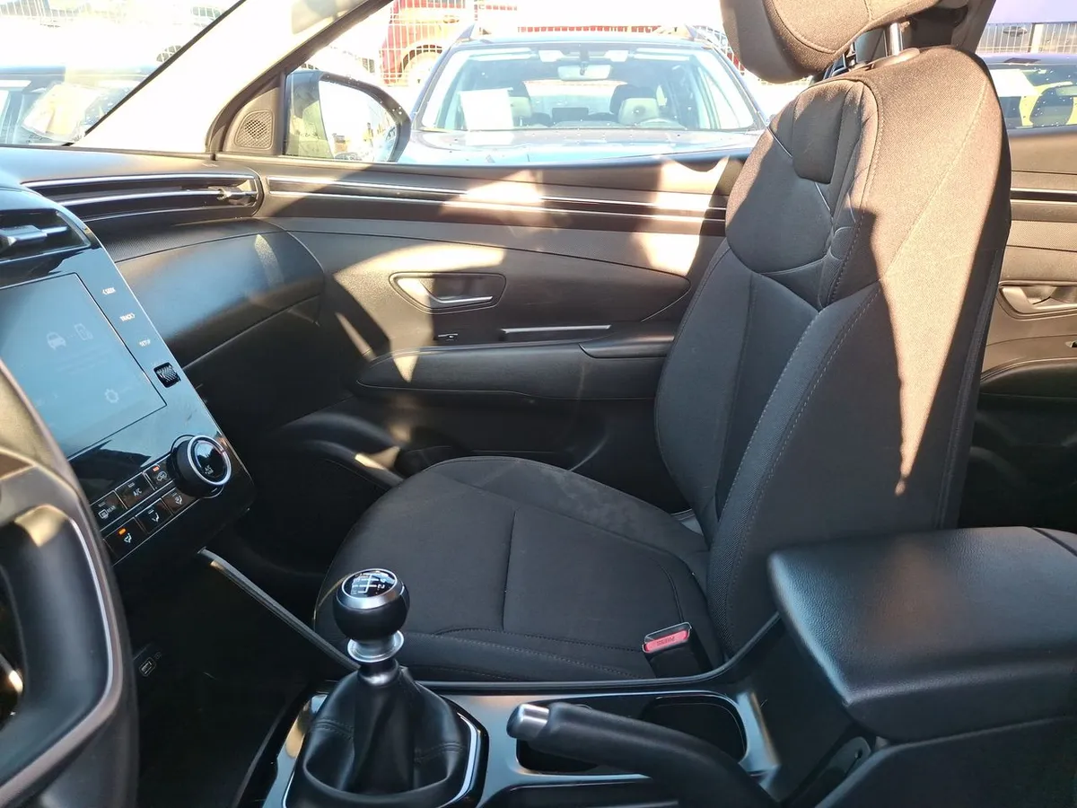 Hyundai Tucson 2.0 Nx4 Plus 2wd Mt 5p año 2023