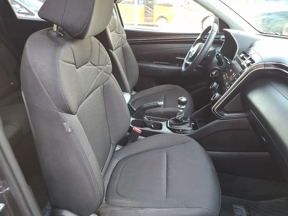 Hyundai Tucson 2.0 Nx4 Plus 2wd Mt 5p año 2023