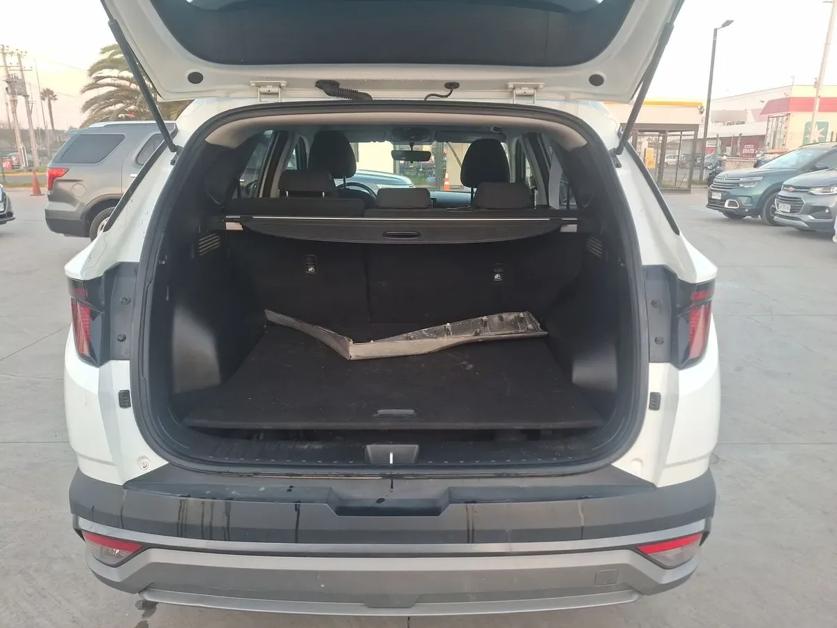 Hyundai Tucson 2.0 Nx4 Plus Fl Diesel 4wd At 5p año 2025