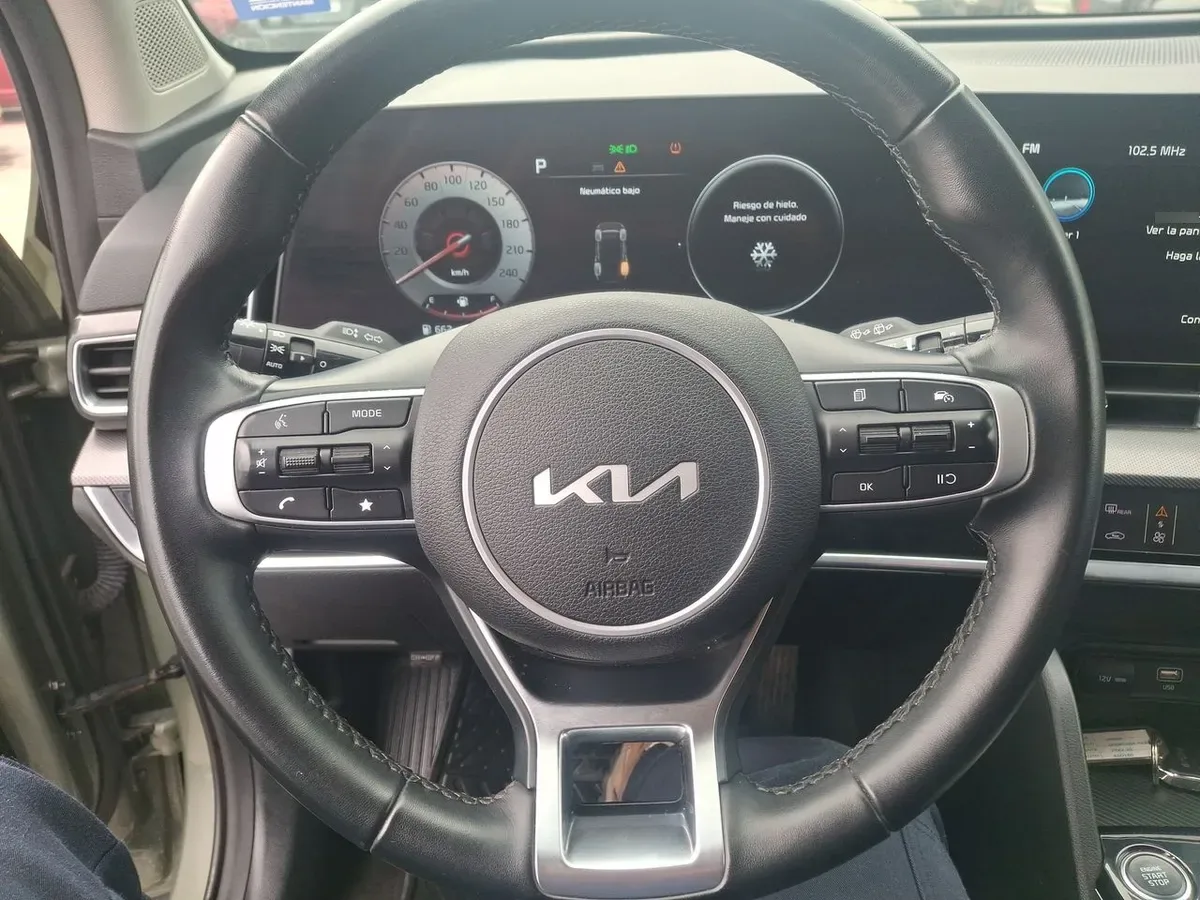 Kia Sportage 2.0 Ex Dies 2wd 8at 5p año 2025