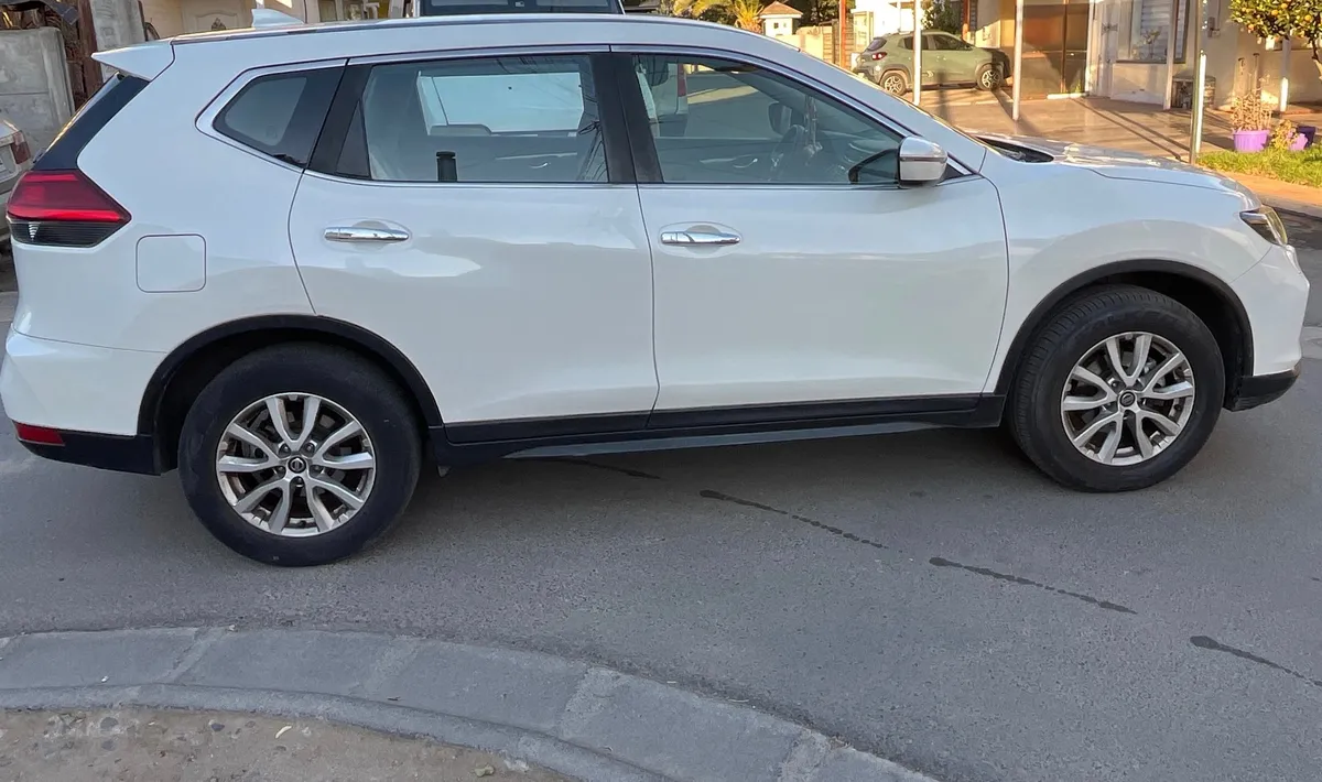 Nissan X-Trail 2.5 Sense Cvt At año 2019