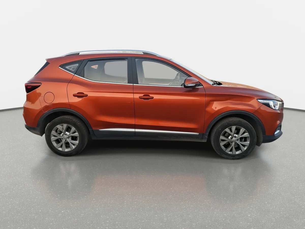 MG Mg Zs 1.5 Std 4x2 Mt 5p año 2024
