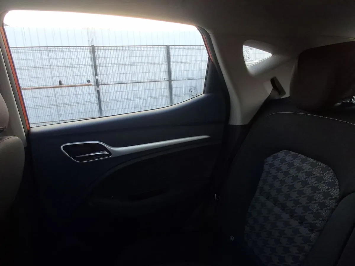 MG Mg Zs 1.5 Std 4x2 Mt 5p año 2024