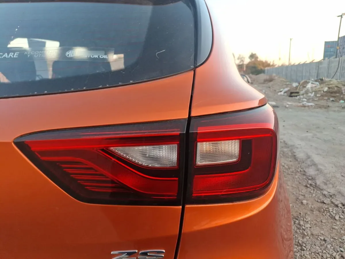 MG Mg Zs 1.5 Std 4x2 Mt 5p año 2024