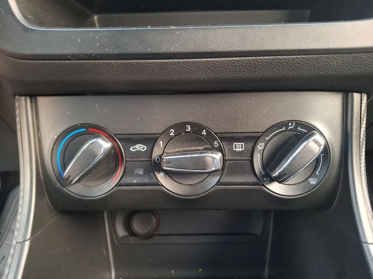 MG Mg Zs 1.5 Std 4x2 Mt 5p año 2024