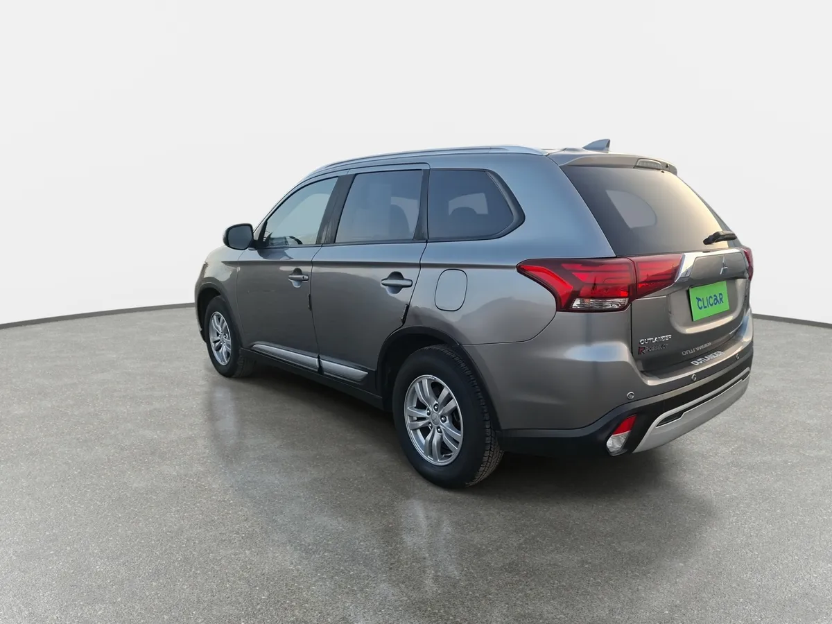 Mitsubishi Outlander 2.0 Glx 4x2 At 5p año 2021