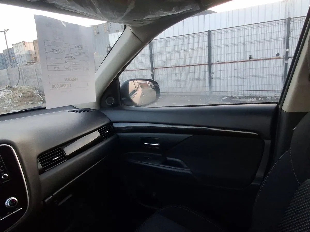 Mitsubishi Outlander 2.0 Glx 4x2 At 5p año 2021