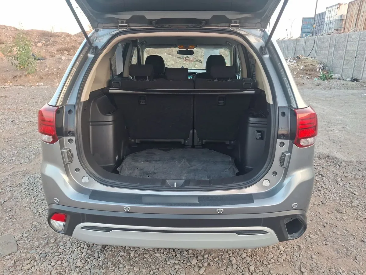 Mitsubishi Outlander 2.0 Glx 4x2 At 5p año 2021