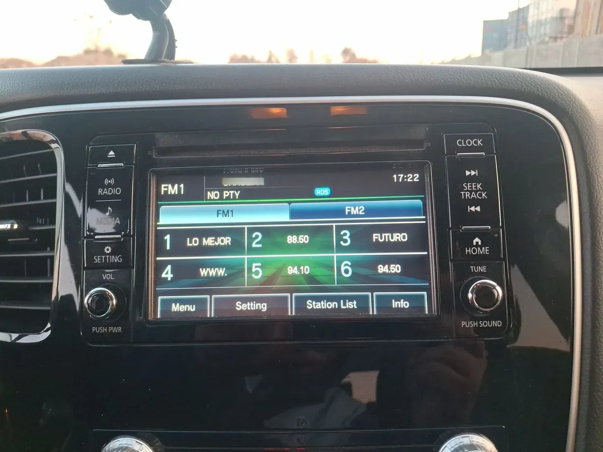 Mitsubishi Outlander 2.0 Glx 4x2 At 5p año 2021
