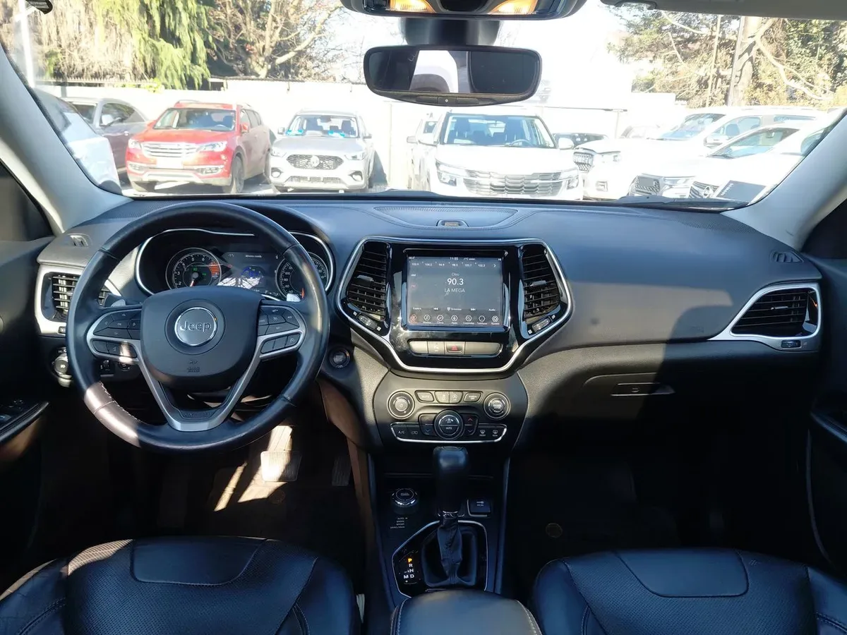 Jeep Cherokee 3.2 Limited 4x4 At 5p año 2019