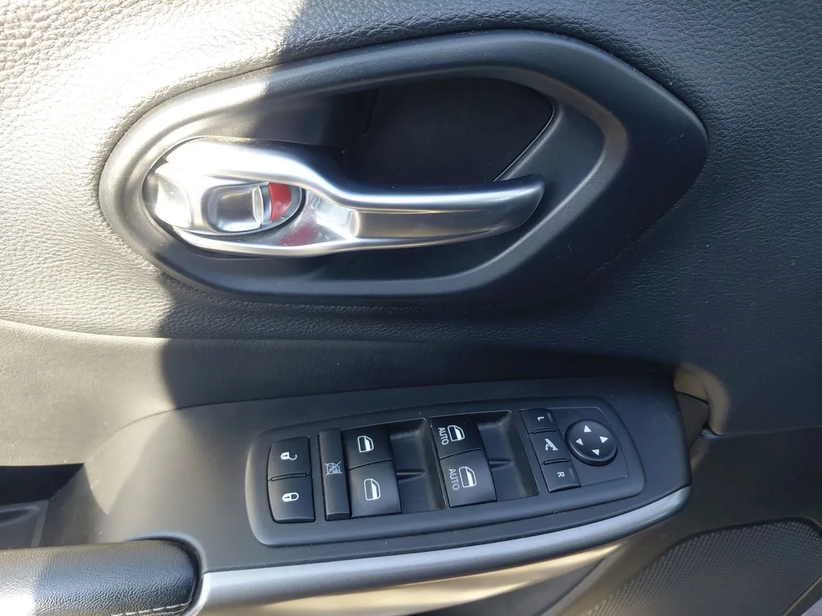 Jeep Cherokee 3.2 Limited 4x4 At 5p año 2019