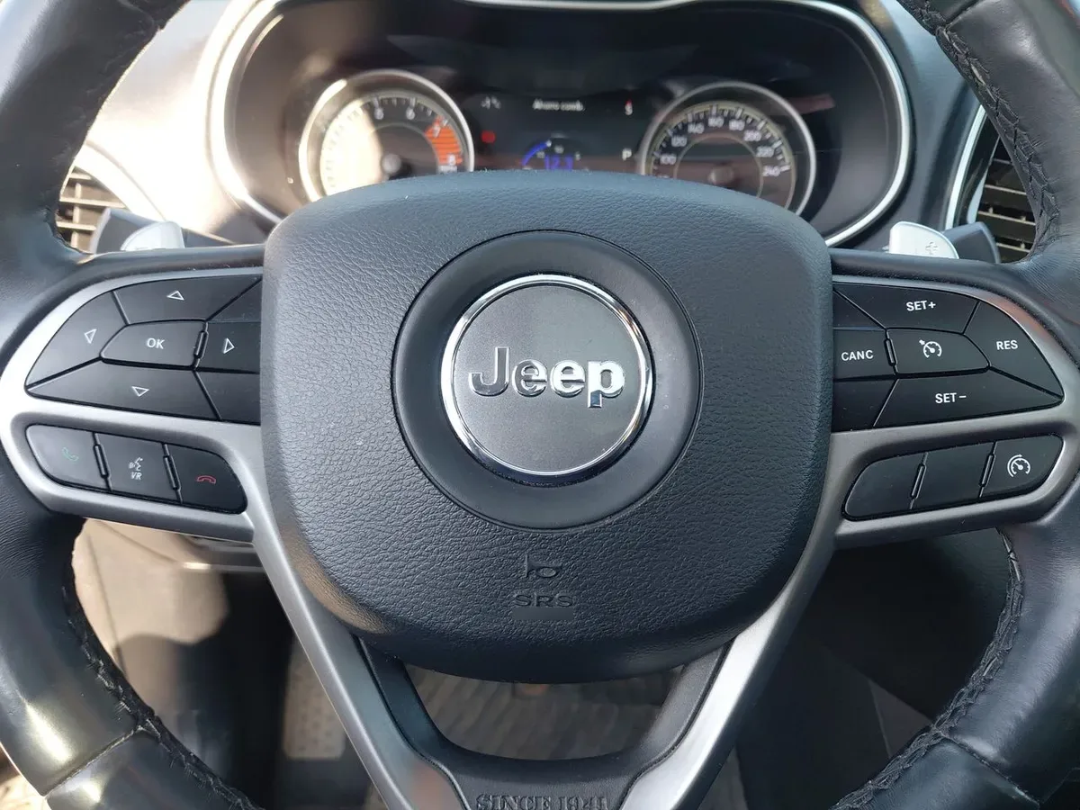Jeep Cherokee 3.2 Limited 4x4 At 5p año 2019